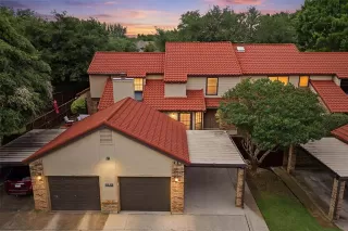 Photo #2: 21282006 Listing