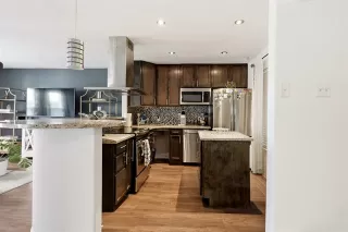 Photo #6: 21282106 Listing