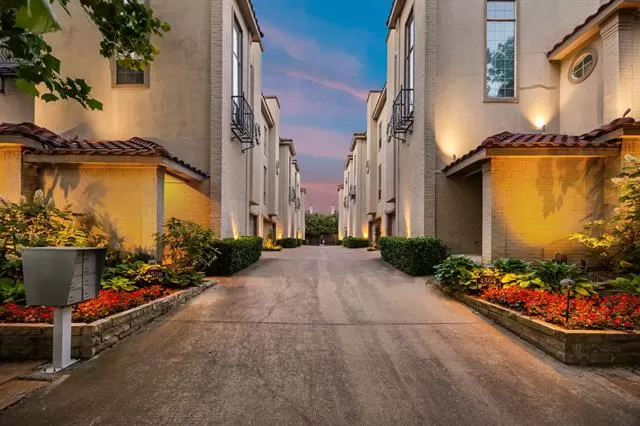 MLS: 21282137 Condo For Sale