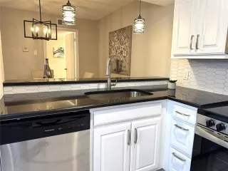 Photo #3: 21282445 Listing 