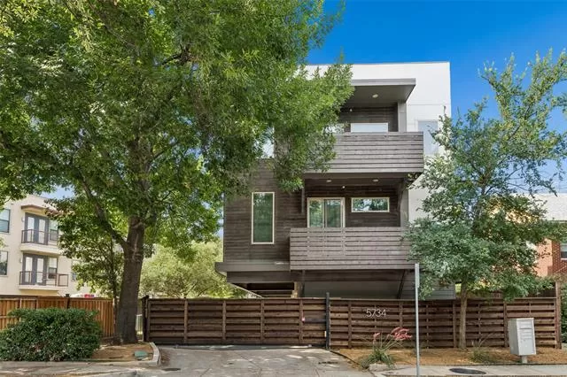 MLS: 21282473 Condo For Sale