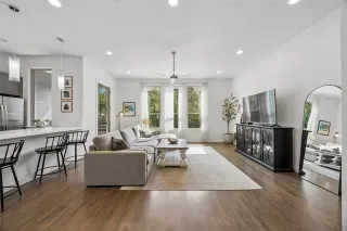 Photo #5: 21282473 Listing 