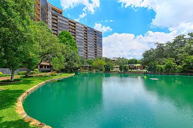 MLS: 21282487 Condo For Sale