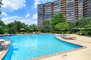 Photo #3: 21282487 Listing