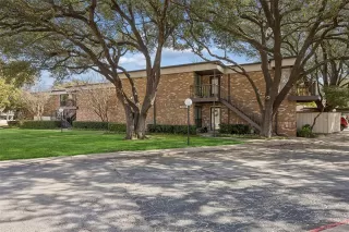 Photo #2: 21282614 Listing