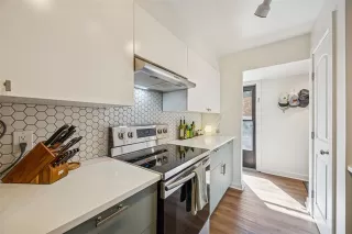 Photo #4: 21282614 Listing