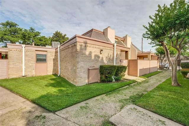 MLS: 21282978 Condo For Sale