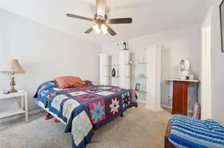 Photo #6: 21282978 Listing