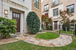 Photo #2: 21283449 Listing
