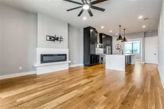 Photo #4: 21283629 Listing