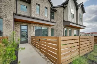 Photo #4: 21283967 Listing
