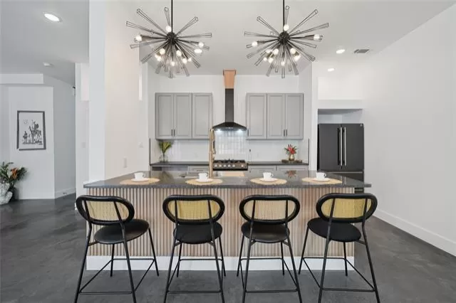 MLS: 21284262 Condo For Sale