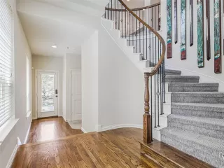 Photo #4: 21284610 Listing
