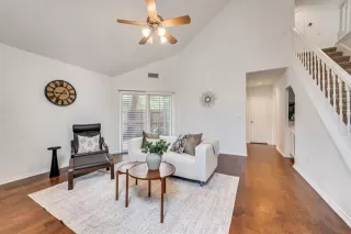 Photo #6: 21284634 Listing