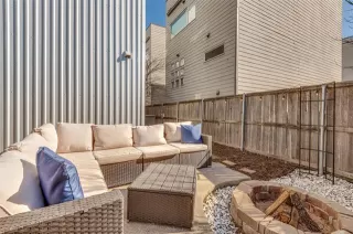 Photo #5: 21285105 Listing 