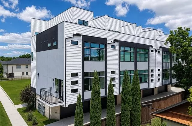 MLS: 21285114 Condo For Sale