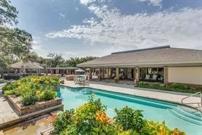 Photo #5: 21285305 Listing