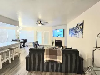 Photo #5: 21285474 Listing