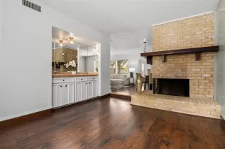 Photo #6: 21285802 Listing
