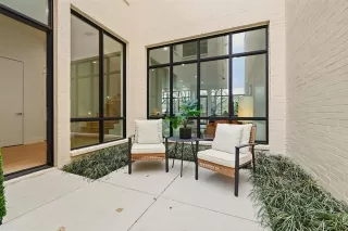 Photo #4: 21285905 Listing