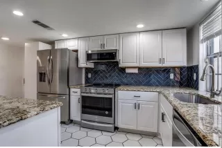 Photo #4: 21285977 Listing