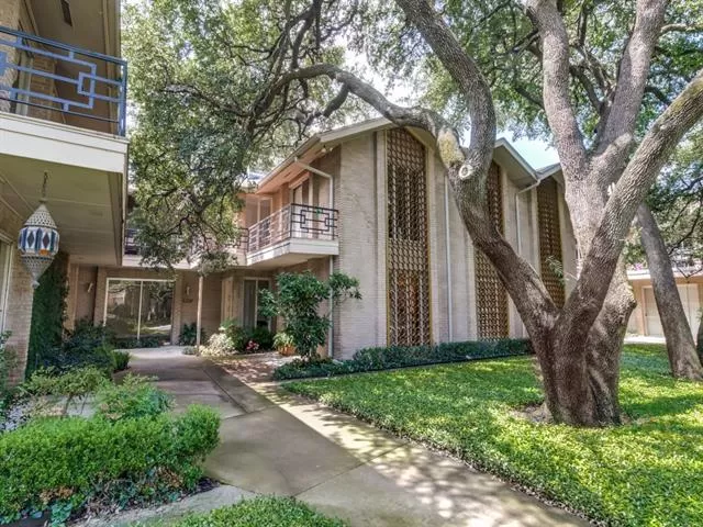 MLS: 21286184 Condo For Sale