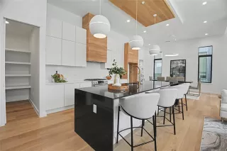 Photo #4: 21286346 Listing