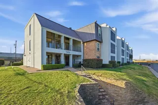 Photo #2: 21286560 Listing