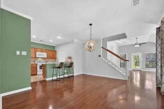 Photo #6: 21286606 Listing 