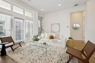 Photo #6: 21286608 Listing 