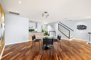 Photo #4: 21287143 Listing