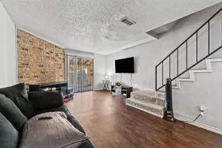 Photo #2: 21287476 Listing