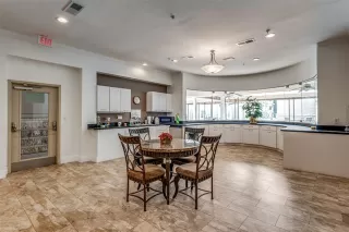 Photo #5: 21287564 Listing