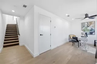 Photo #4: 21287919 Listing