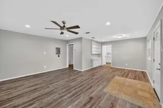 Photo #4: 21288078 Listing