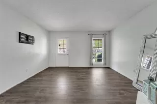 Photo #5: 21288416 Listing