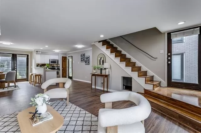 MLS: 21289039 Condo For Sale
