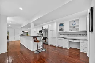 Photo #4: 21289054 Listing 