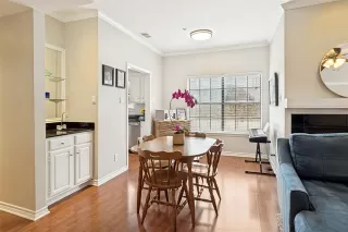 Photo #3: 21289144 Listing