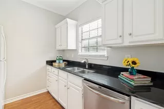 Photo #6: 21289144 Listing