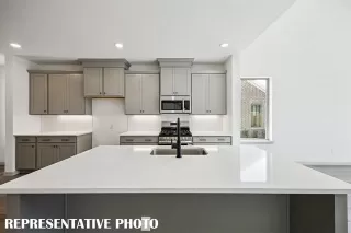 Photo #5: 21289305 Listing