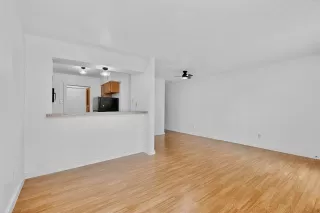 Photo #4: 21289979 Listing