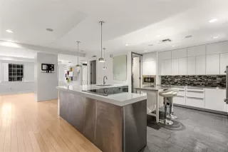 Photo #3: 21290072 Listing