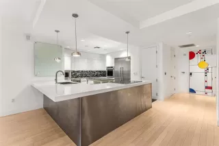 Photo #4: 21290072 Listing