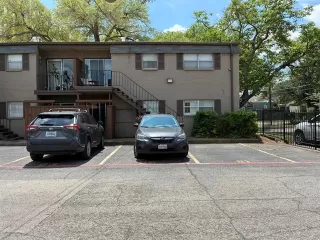 Photo #5: 21290106 Listing
