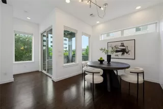 Photo #6: 21290310 Listing 