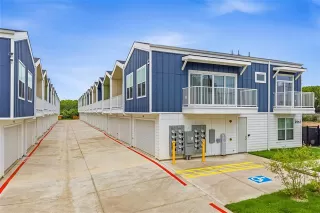 Photo #5: 21290453 Listing