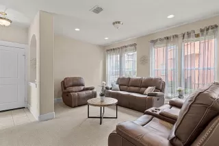 Photo #6: 21290507 Listing