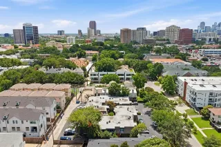 Photo #4: 21290666 Listing