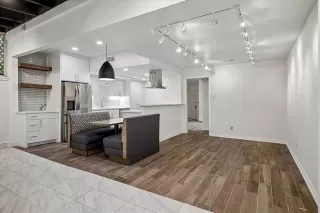 Photo #4: 21291624 Listing
